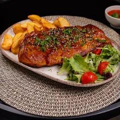 Coaste de porc marinate și salată Coleslaw livrare Târgu Jiu