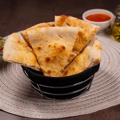 Focaccia cu mozzarella / parmezan livrare Târgu Jiu