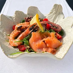 Salată cu fructe de mare livrare Târgu Jiu